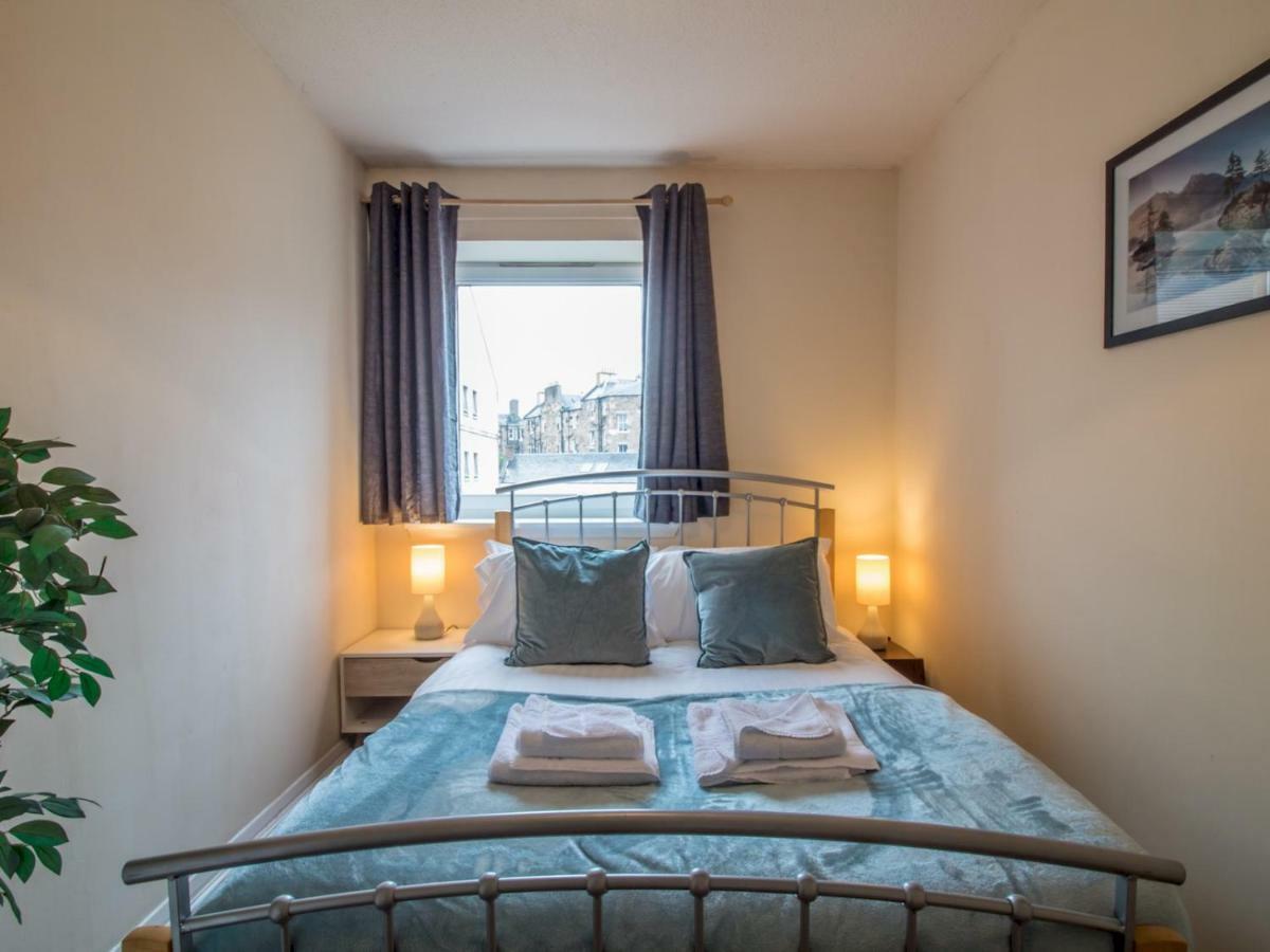 Bright & Tranquil Apartment Near City Centre With Free Parking! Единбург Екстер'єр фото